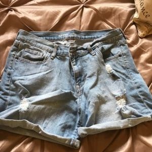 Old Navy Distressed Curvy Shorts Size 10